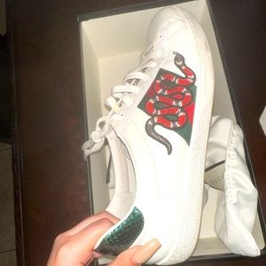 Men’s authentic Gucci tennis shoes